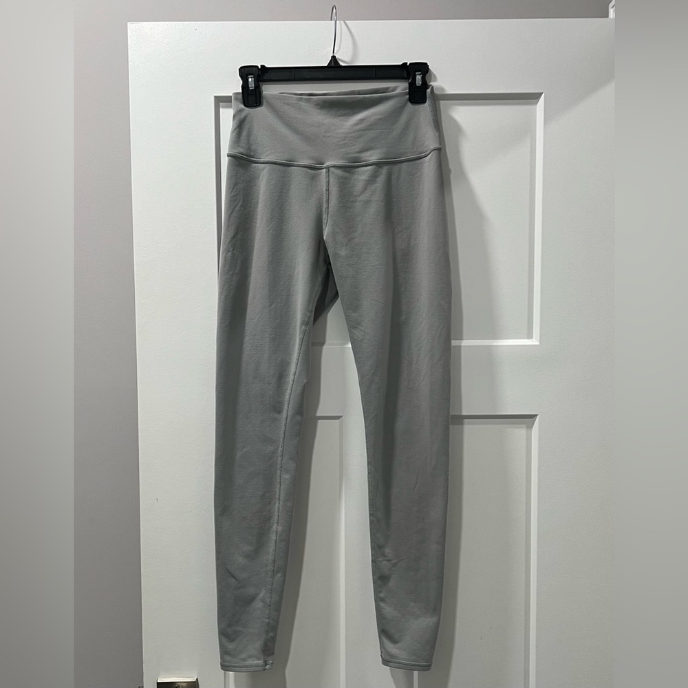 Alo Yoga Gray Leggings. Size Large.